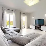 Vela By Interhome