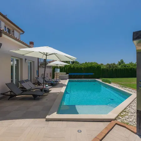 Vela By Interhome בית נופש Šišan