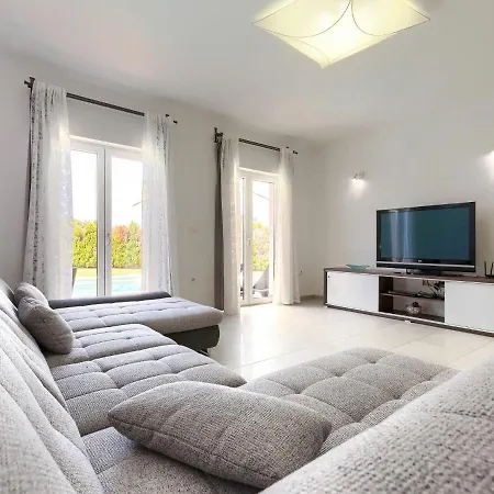 Vela By Interhome